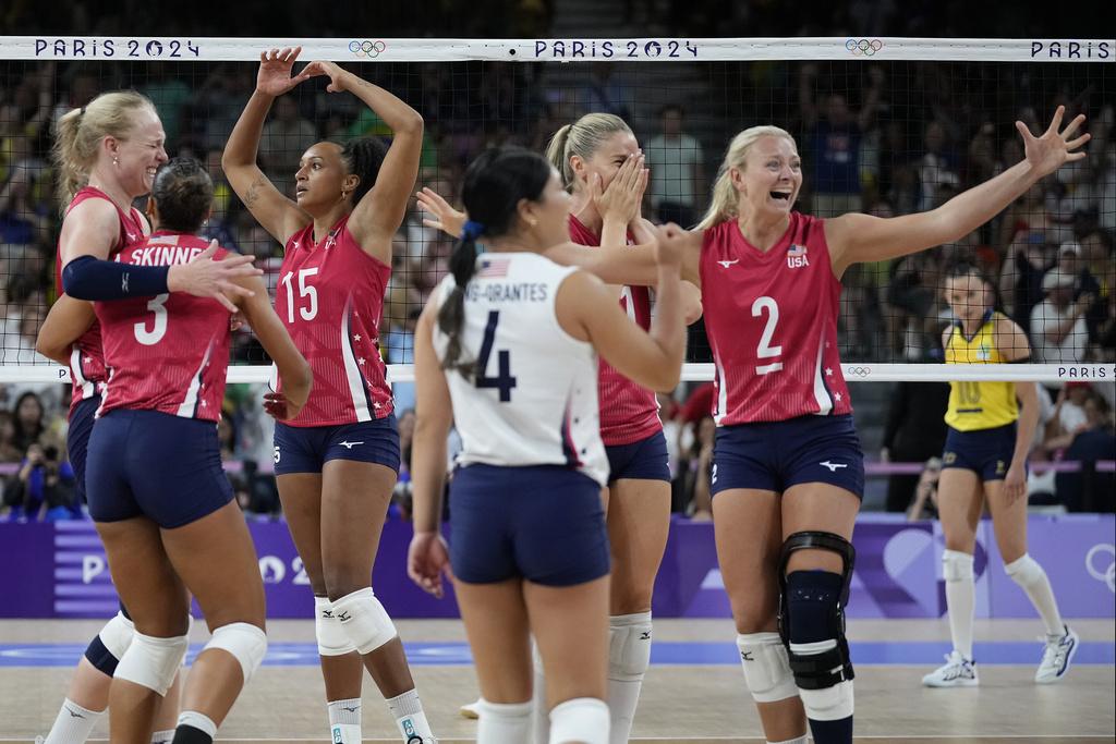 巴西女排在四強賽中打足5局,可惜不敵美國隊。(美聯社)