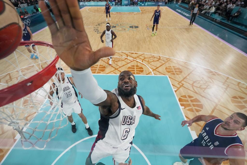 由祖傑領軍的塞爾維亞,半場領先美國隊11分,令人大跌眼鏡。(美聯社)