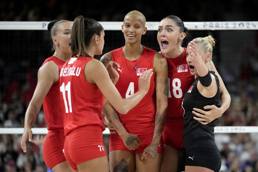 意大利直落三局擊敗土耳其,將會在決賽對戰美國隊。(美聯社)