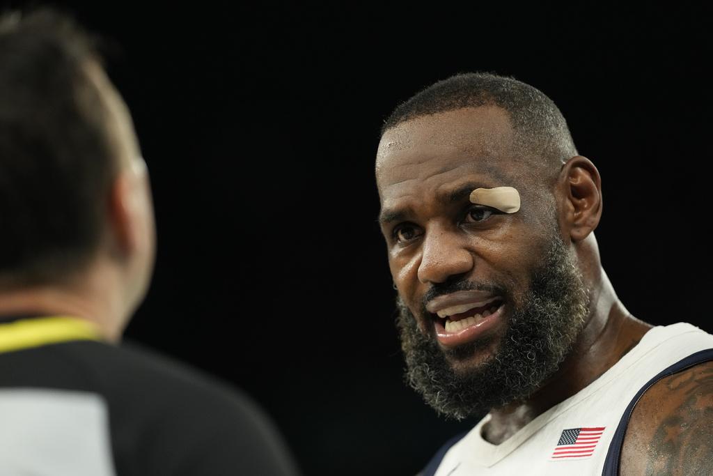 由祖傑領軍的塞爾維亞,半場領先美國隊11分,令人大跌眼鏡。(美聯社)