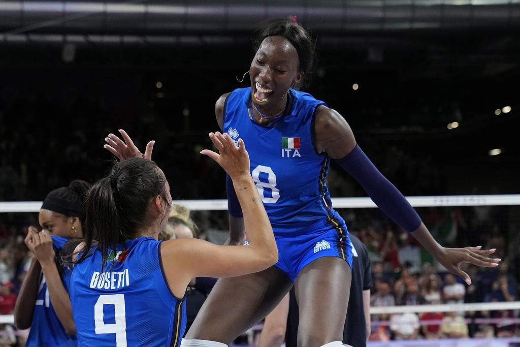 意大利直落三局擊敗土耳其,將會在決賽對戰美國隊。(美聯社)