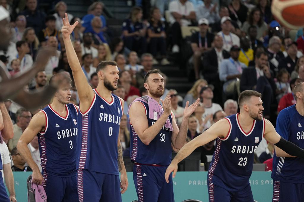 塞爾維亞頭三節可謂打出完美表現,可惜面對的是實力恐怖的美國男籃。(美聯社)
