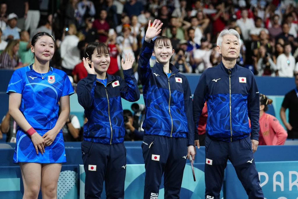 日本乒乓女團將於周六晚9時舉行的決賽,與中國爭奪金牌。(美聯社)