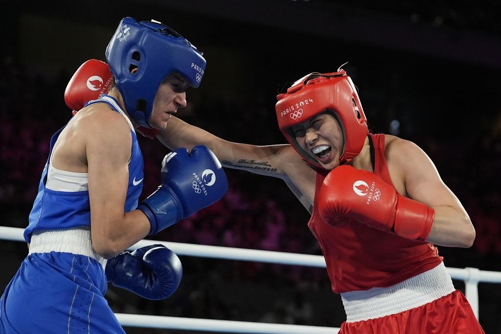 吳愉在女子50公斤級決賽中取得中國在本屆奧運女子拳擊第2面金牌。(美聯社)