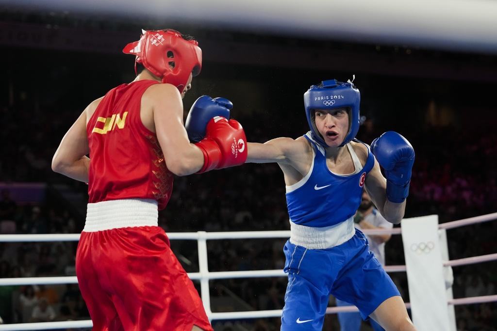 吳愉在女子50公斤級決賽中取得中國在本屆奧運女子拳擊第2面金牌。(美聯社)