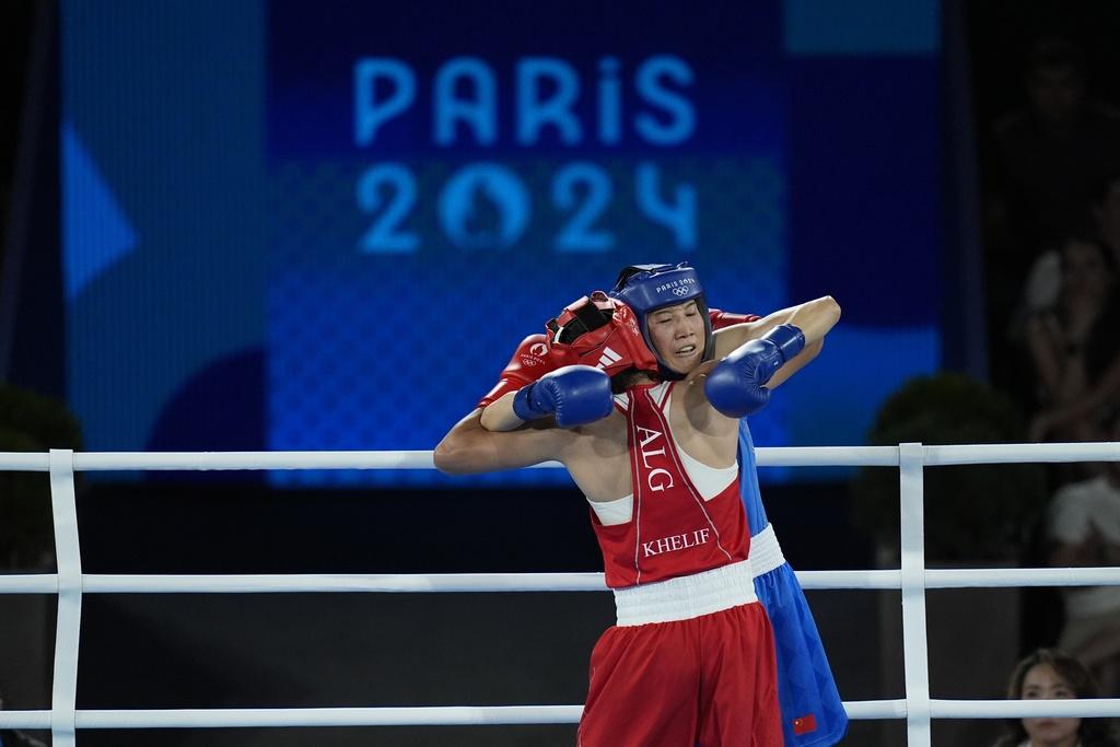 克莉芙在女子66公斤級決賽中,以壓倒性的5:0擊敗中國選手楊柳。(美聯社)