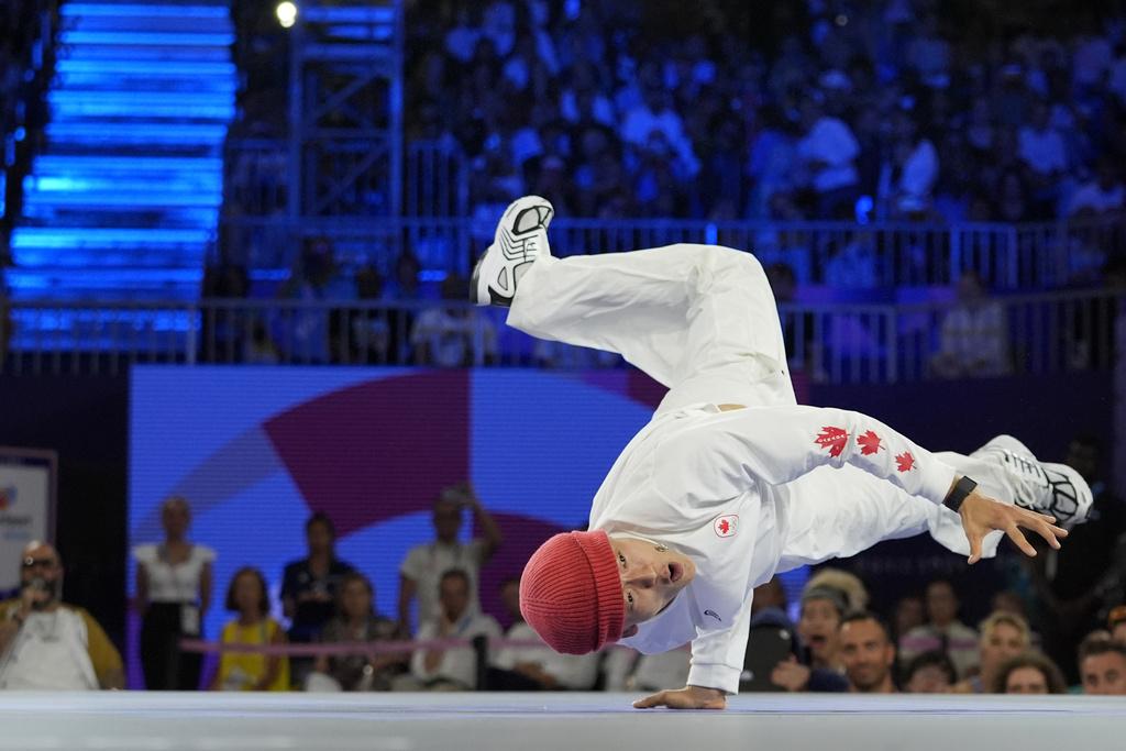 菲臘在決賽三個回合中,都展現出超卓的舞蹈動作和對音樂的敏銳感。(美聯社)