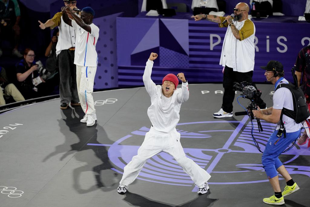 菲臘在決賽三個回合中,都展現出超卓的舞蹈動作和對音樂的敏銳感。(美聯社)