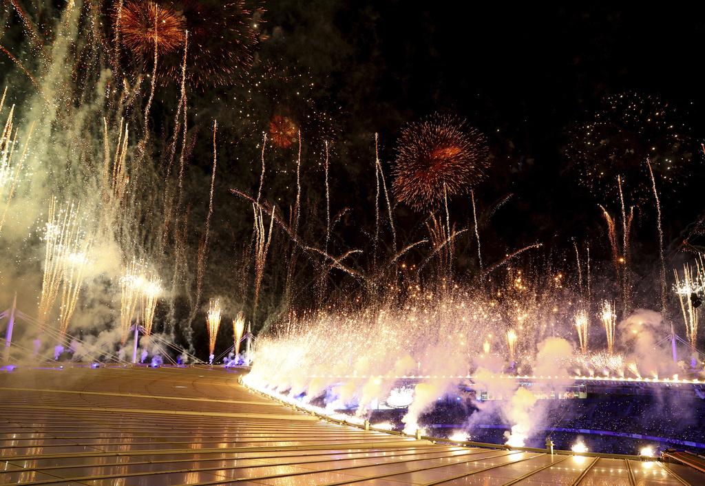 巴黎奧運閉幕禮在一片煙火下完滿結束。(美聯社)