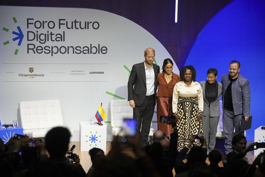 哈里梅根到訪哥倫比亞。(美聯社)