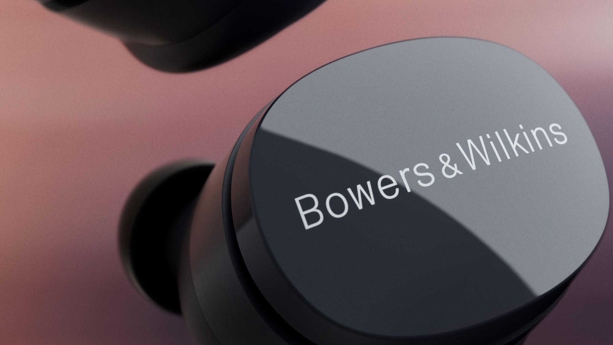 Bowers & Wilkins Pi6採用12mm直徑的生物纖維動圈單元,音色細膩飽滿。