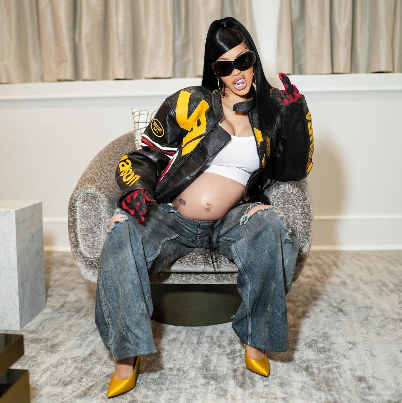 懷孕後Cardi B的膚色變黑了很多。