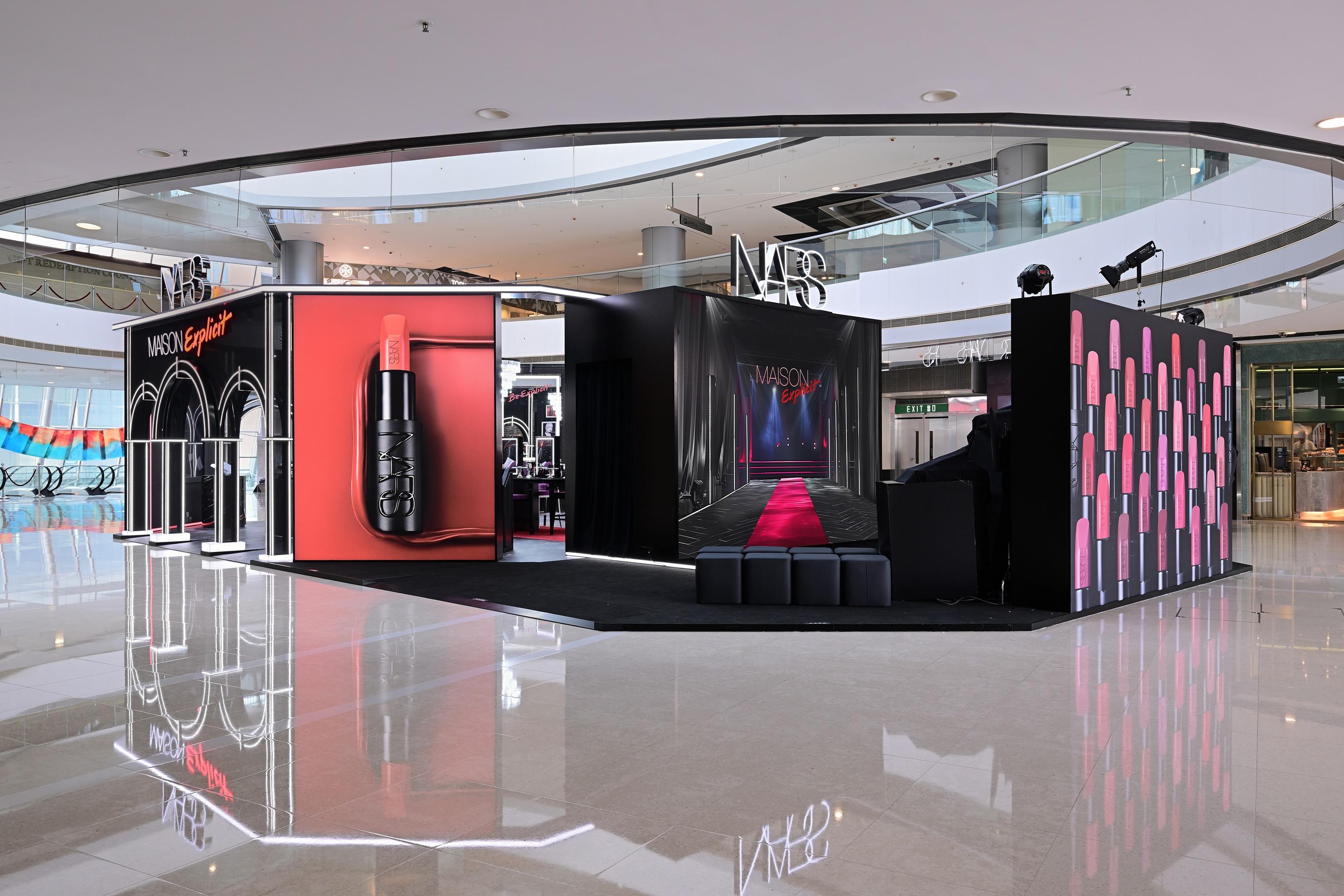 限定店設計充滿電影感。