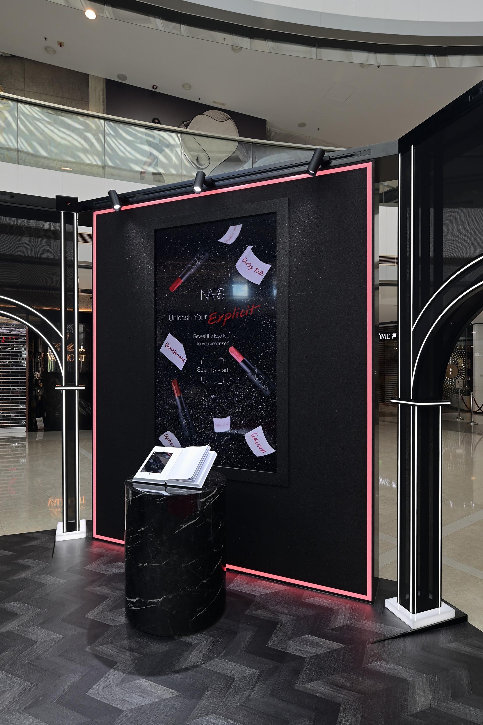 限定店設計充滿電影感。