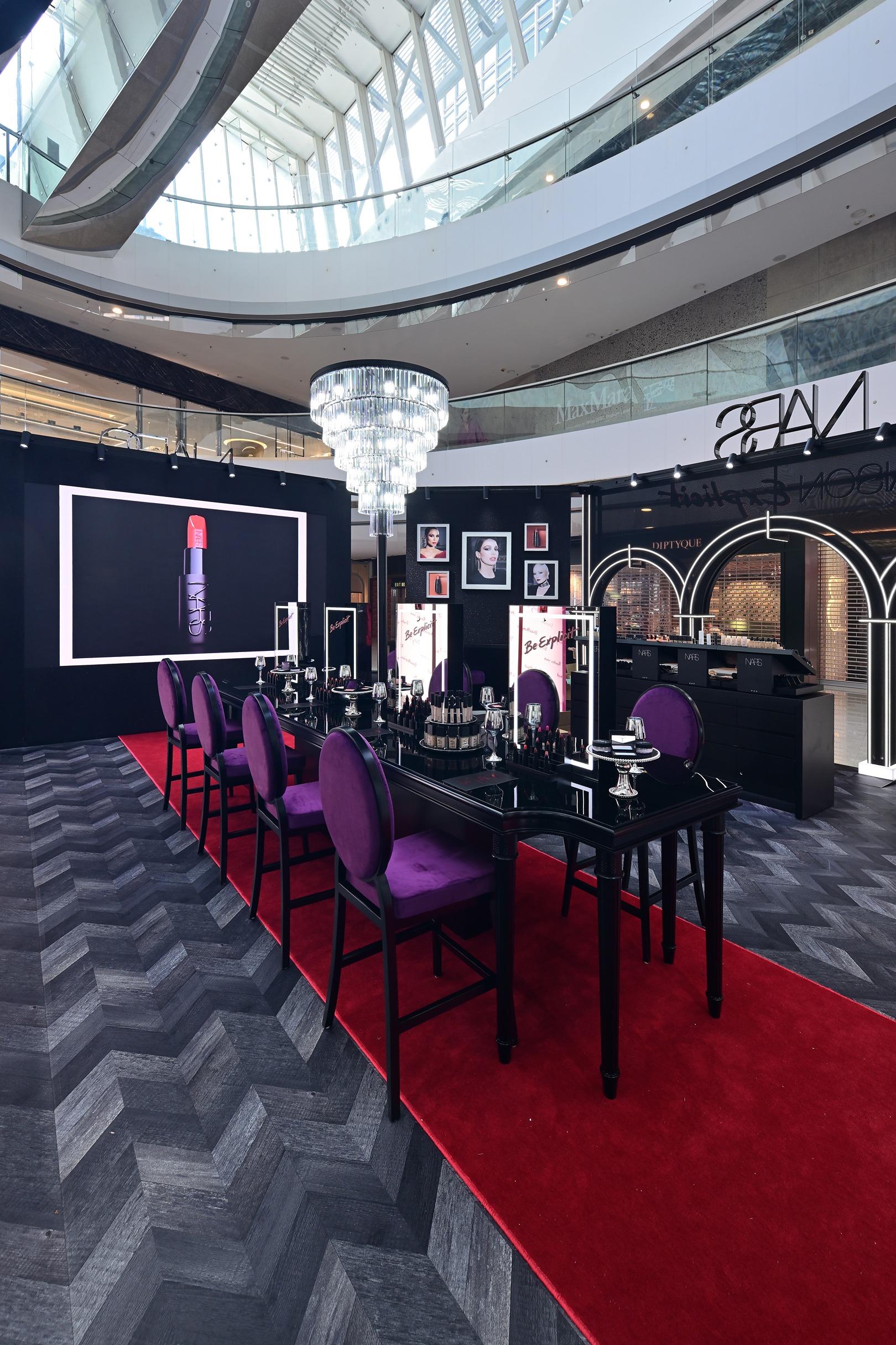 限定店設計充滿電影感。