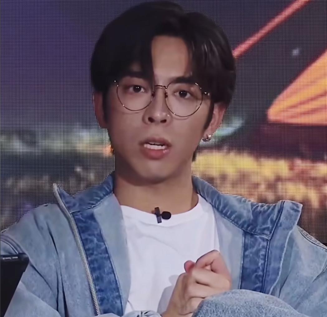 Edan一臉認真地解釋甚麼是SLDPK。