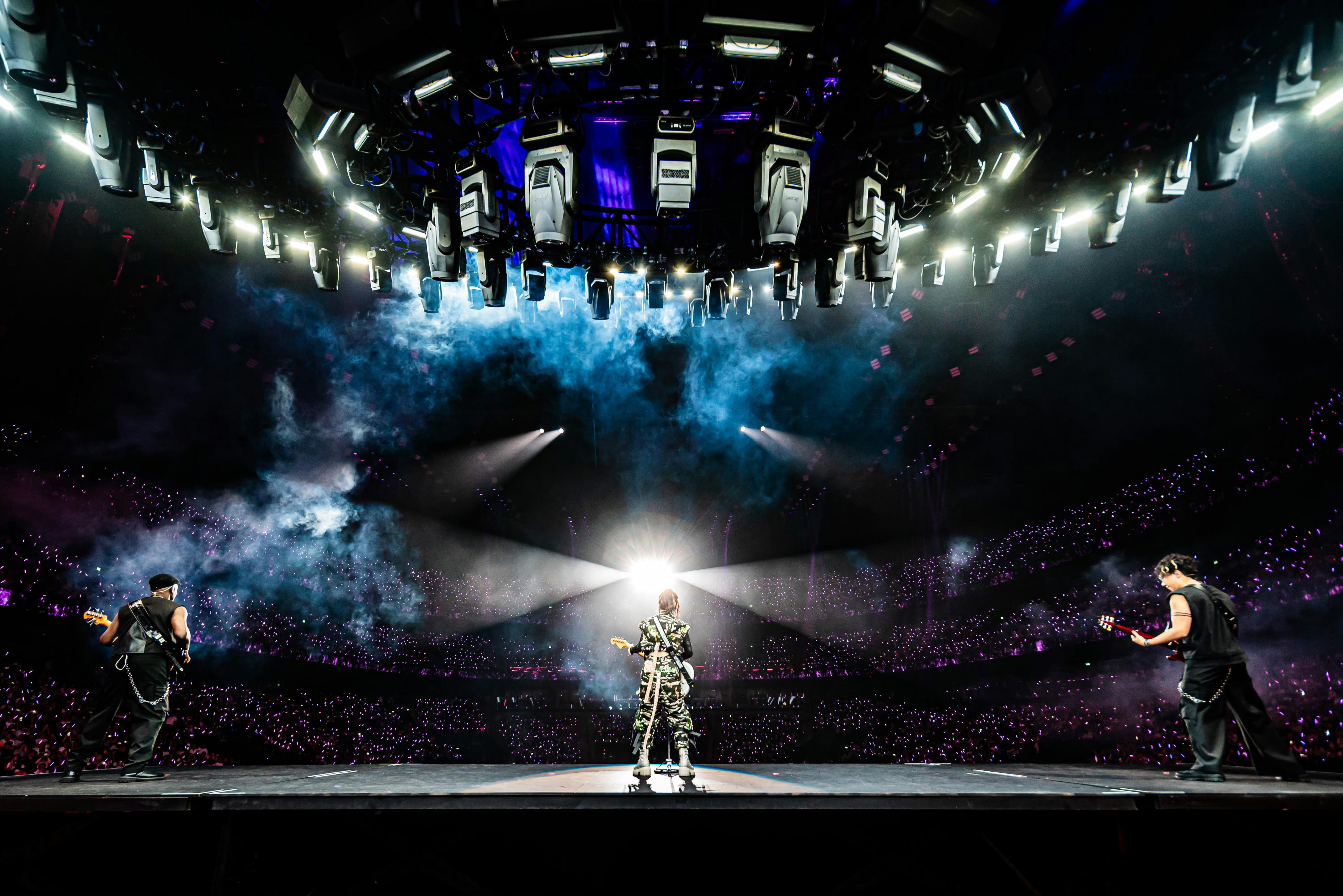 鄧紫棋(G.E.M.)世界巡唱《I AM GLORIA》澳門站開鑼,首次移師室內場地,於銀河綜藝館舉行。