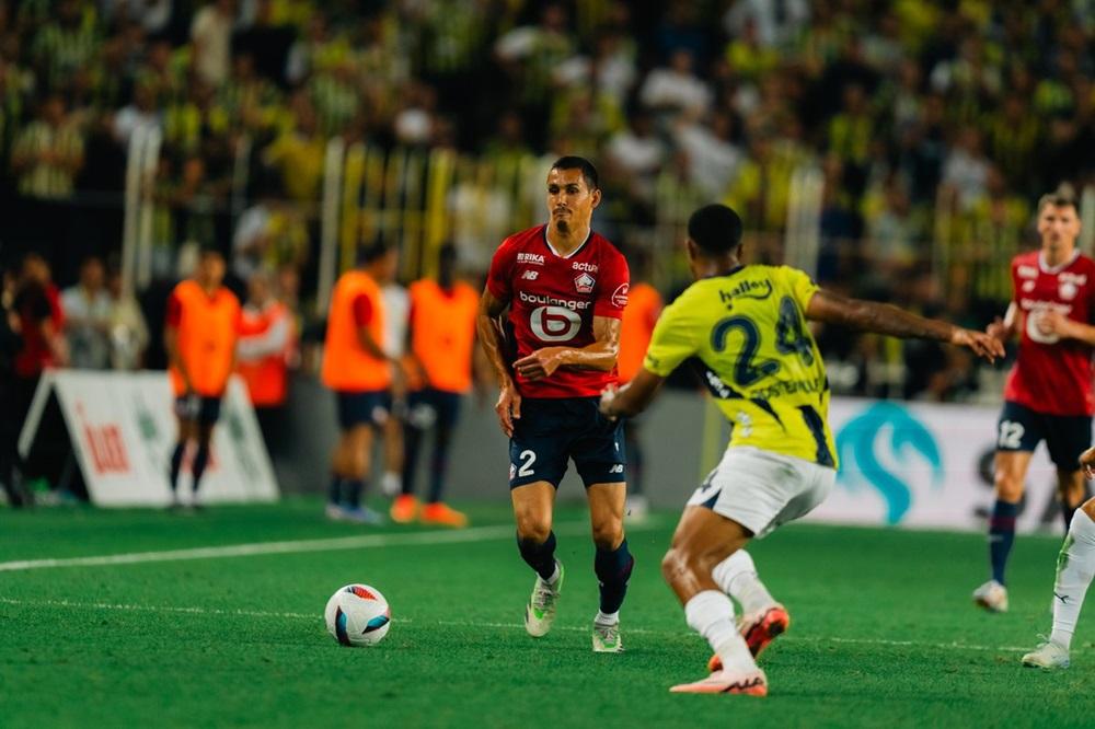 費倫巴治歐聯外圍賽加時不敵里爾。(里爾X)