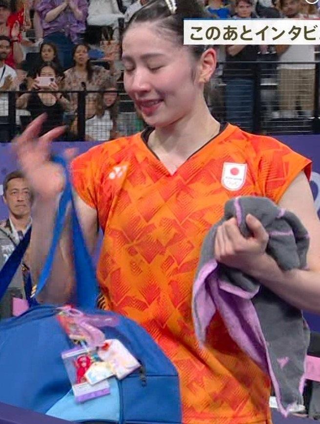 志田千陽的運動包展示出她有多喜歡偶像。(網上圖片)