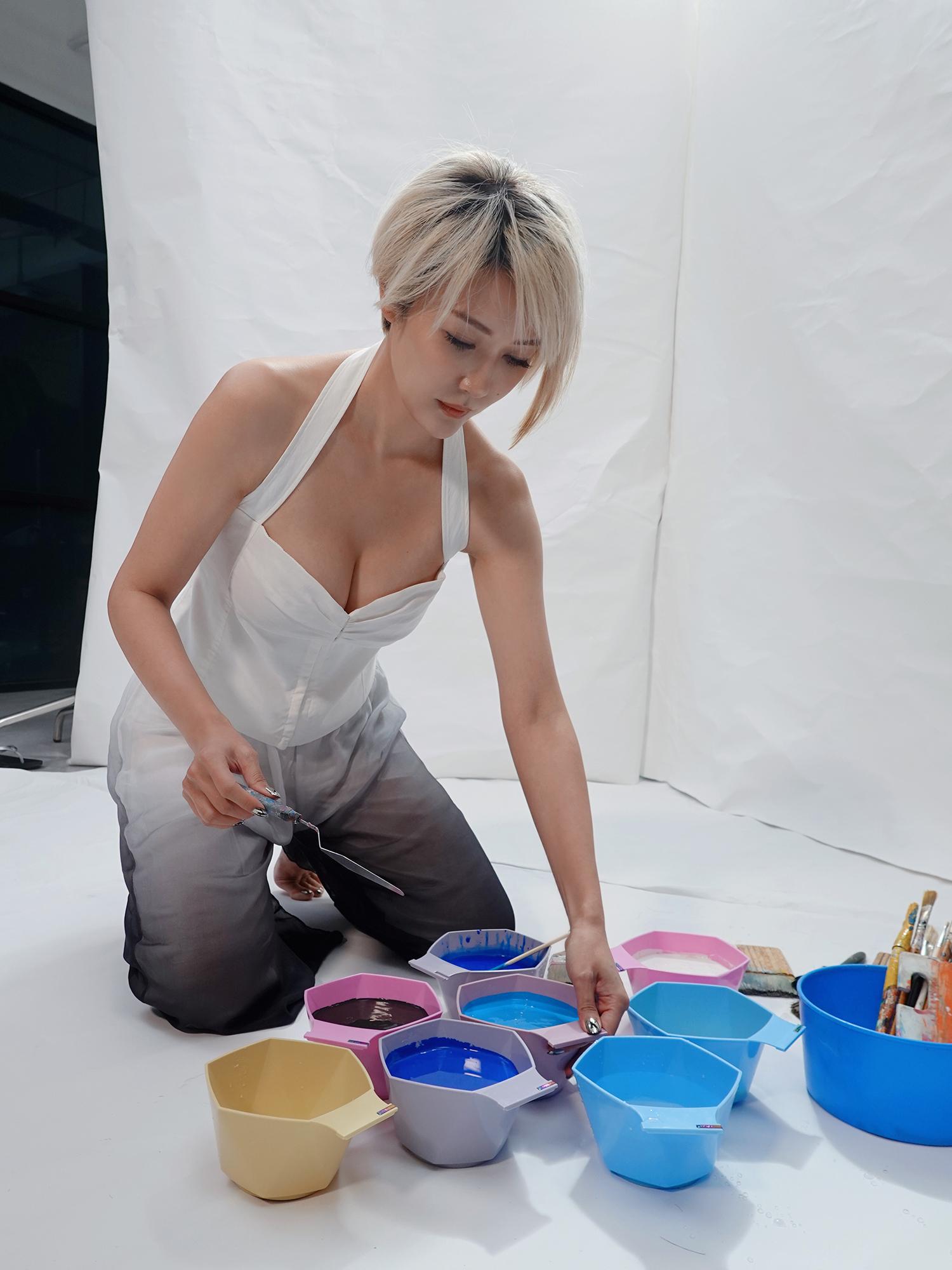 李璧琦推出本年度第二首派台歌曲《鬥醒 Be awakened》。