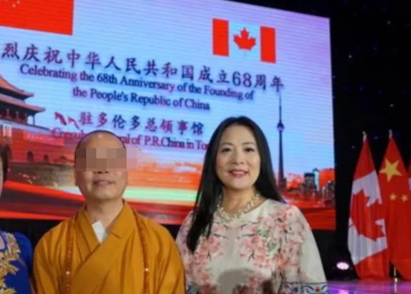 女死者梅育英曾出席在加拿大的中華人民共和國國慶活動。(網上圖片)