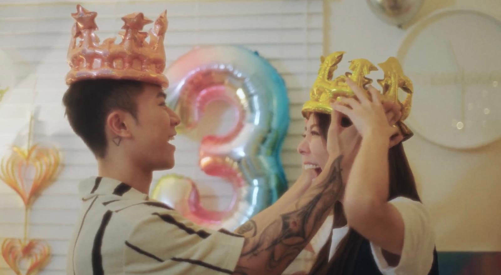 J.Arie找來在IG上認識的Marco擔任MV男主角。