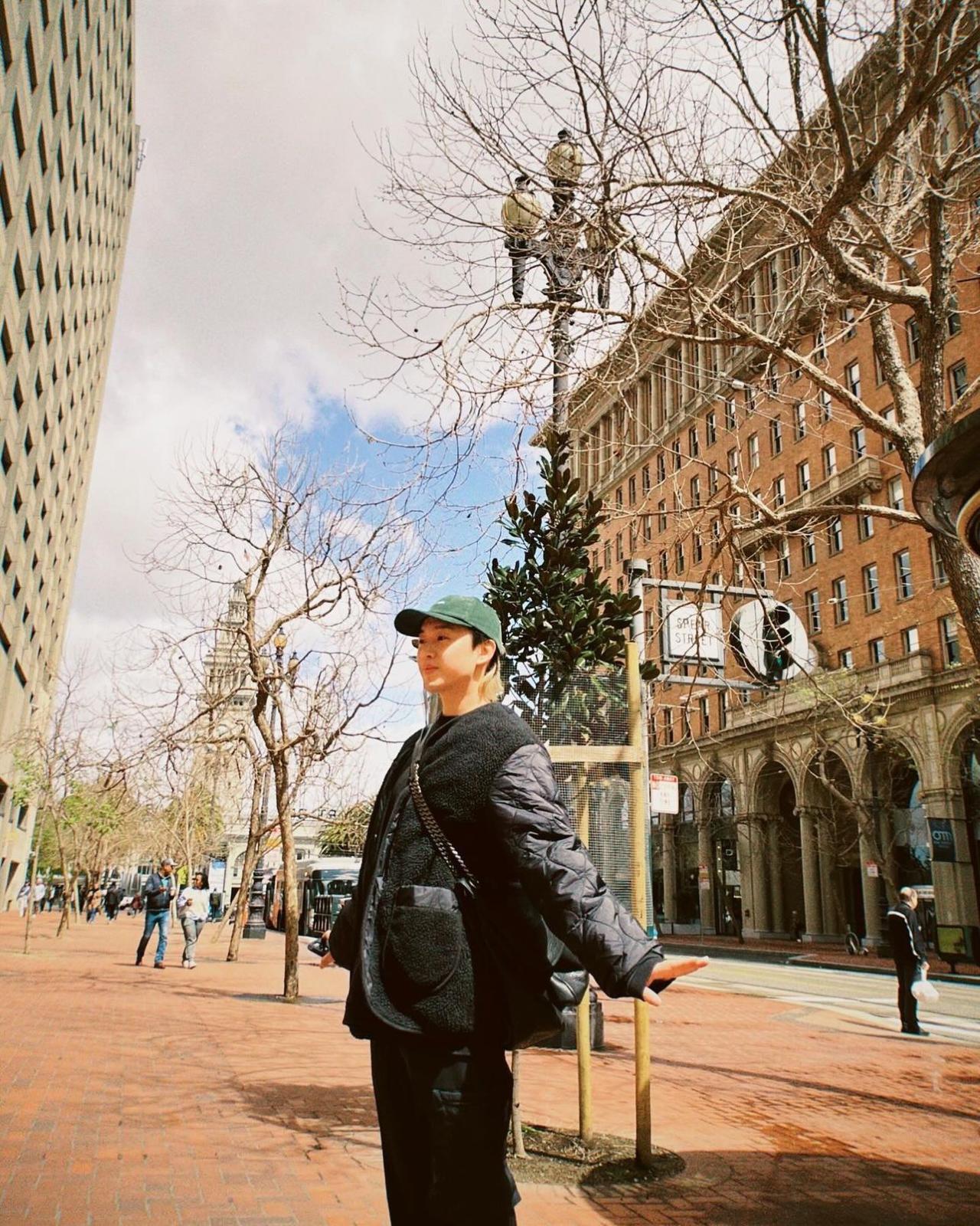 Jer的打卡pose,曾被指跟「企鵝」相似。