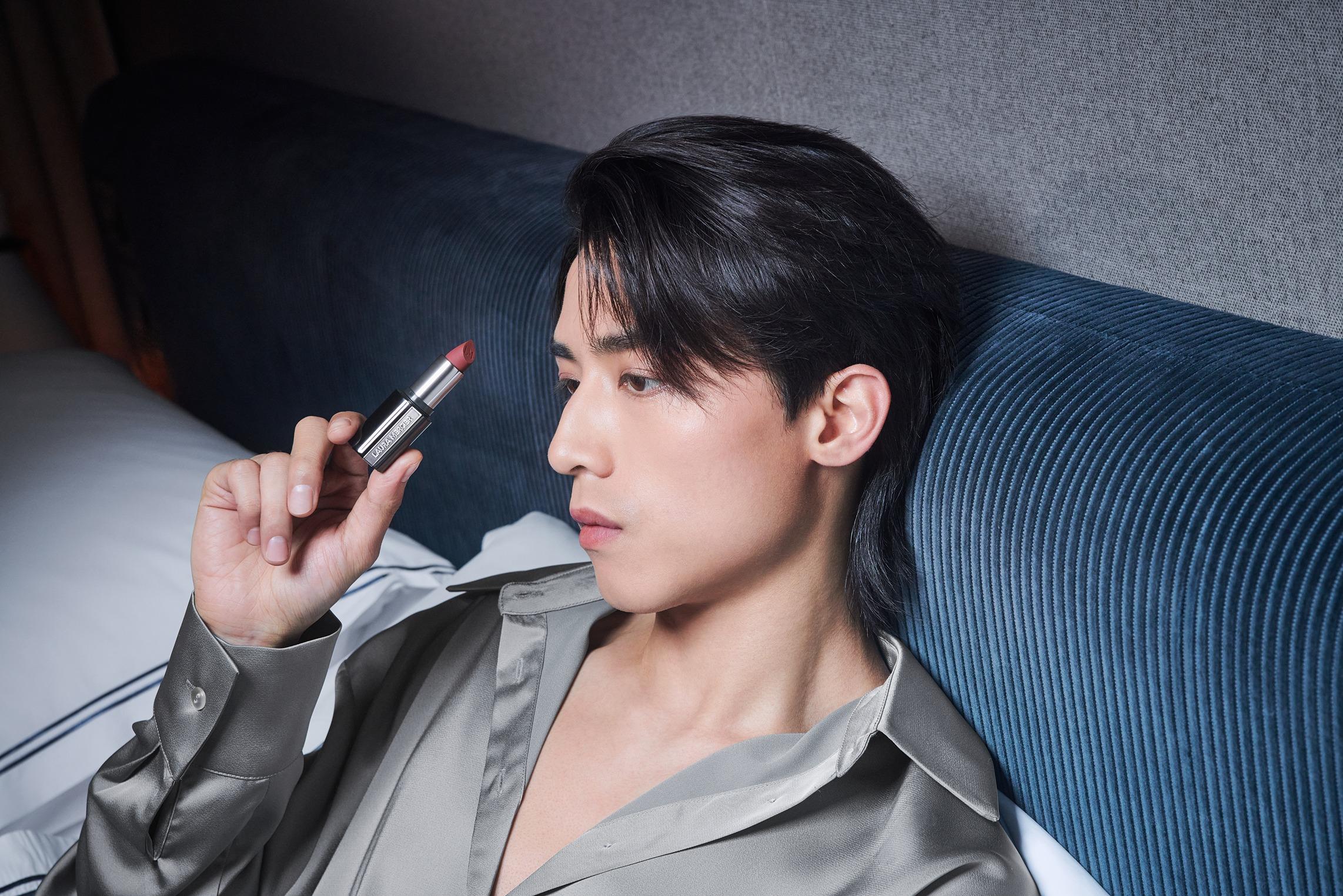 AK早前為Laura Mercier全新幻魅彩妝系列拍廣告。