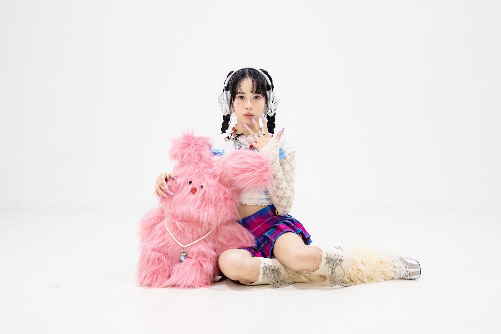 EOS成員Lokyi今個月單飛出新歌《On My Way》。