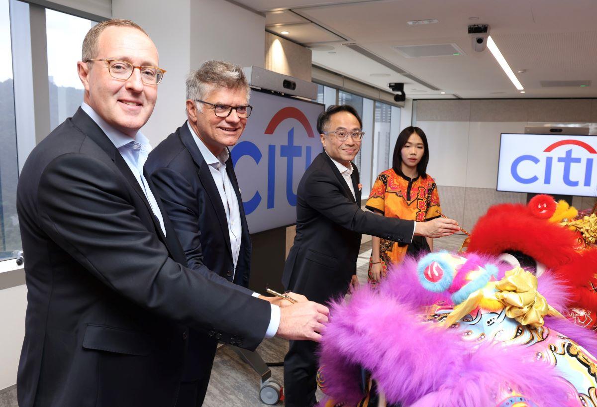 花旗香港金融市場部搬新Office福利勁多,「人體工學辦公椅」等人人有份。