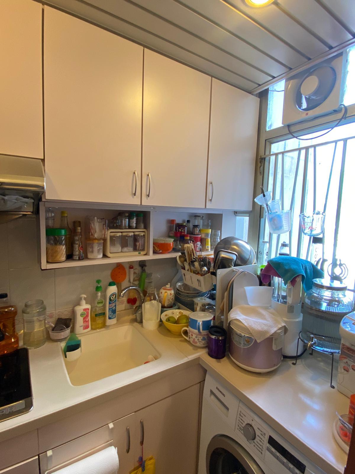 廚房光猛通爽,配套仍新淨。(代理提供)