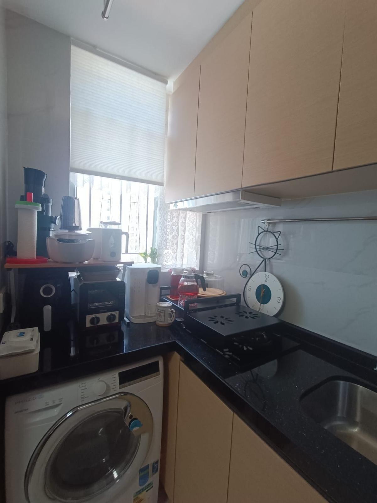 廚房配套裝修新淨。(代理提供)