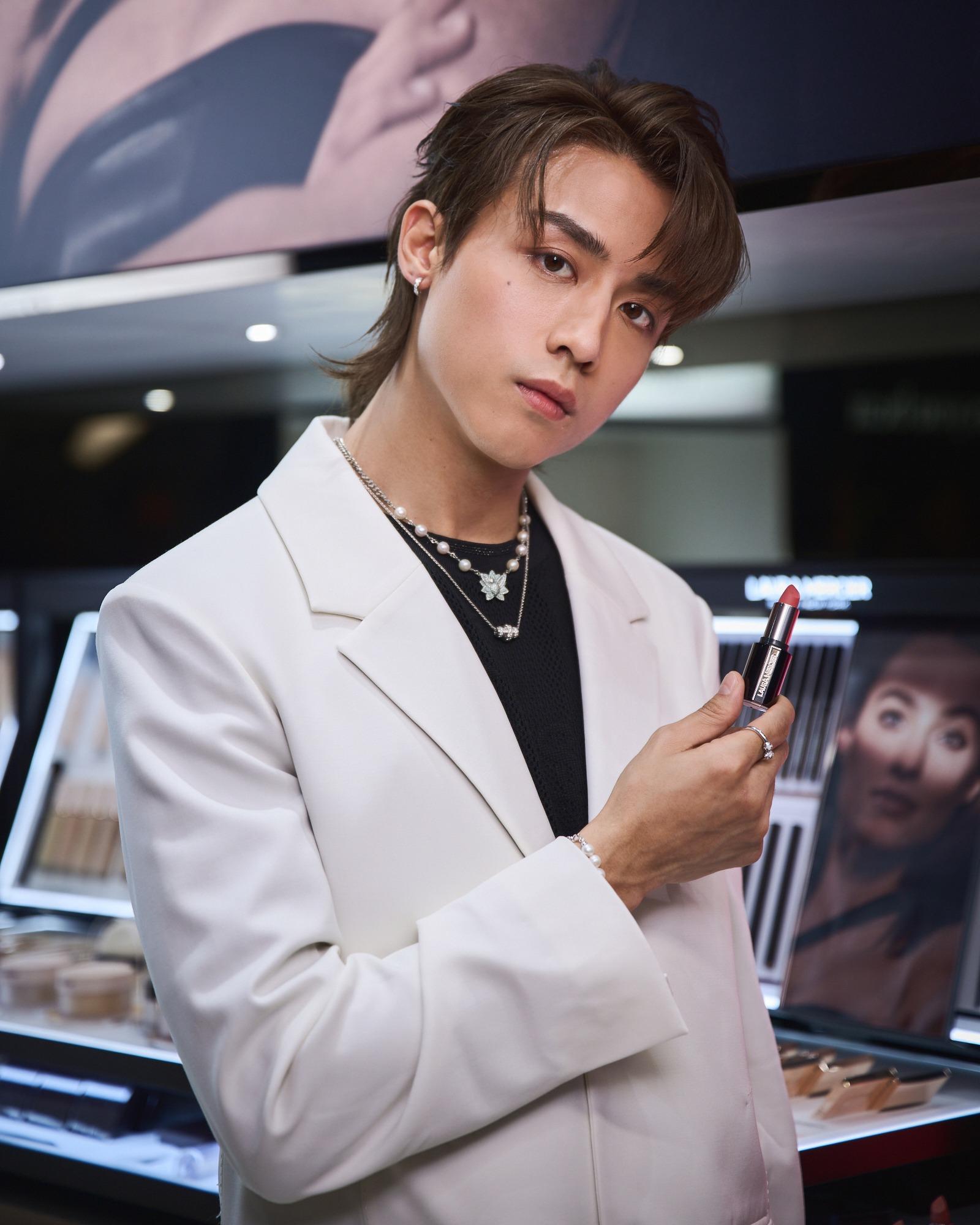 AK江𤒹生出席Laura Mercier全新幻魅彩妝系列發布會。