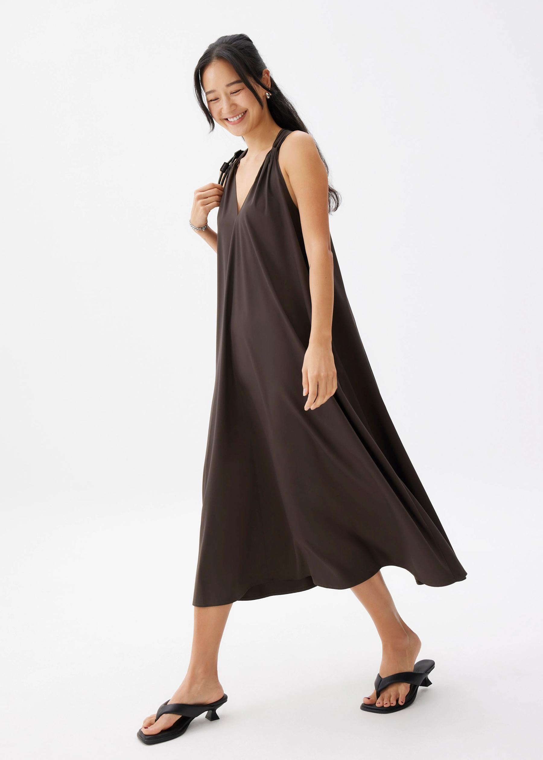 V-neck Trapeze Midaxi Dress 原價:$499 折扣:7折