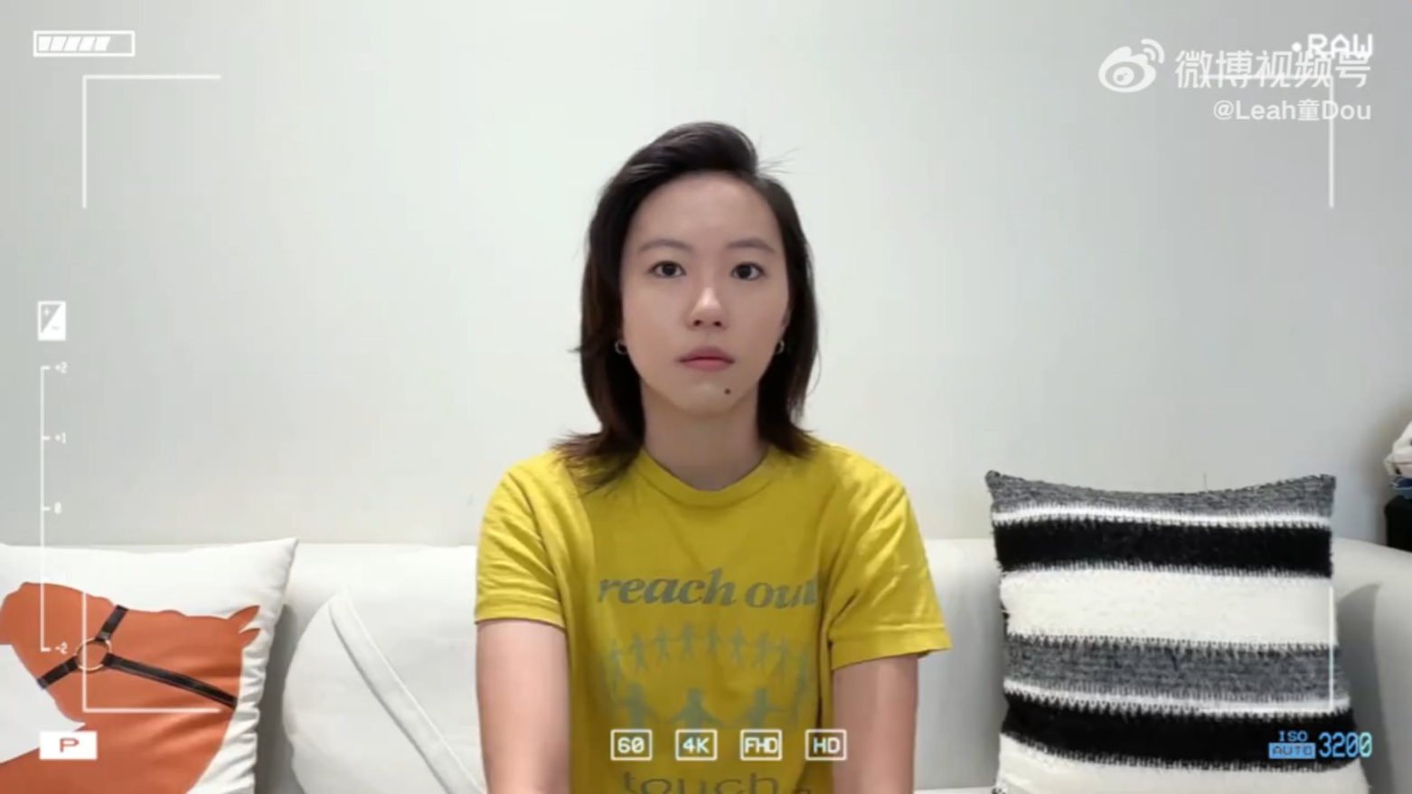 竇靖童拍下影片宣傳,影片開首見到她一度發呆,之後又因為不同狀況而NG,名符其實是「狀況外」。