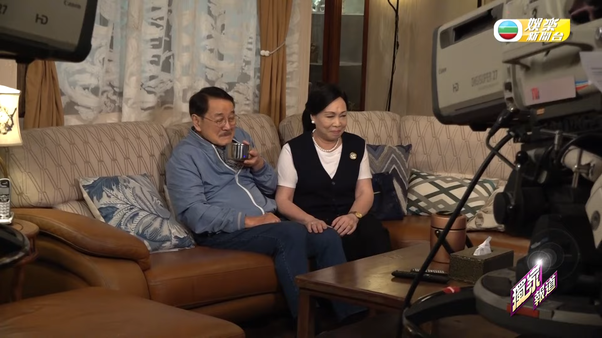 丹爺對「群姐」許思敏的手勢感到一般般。