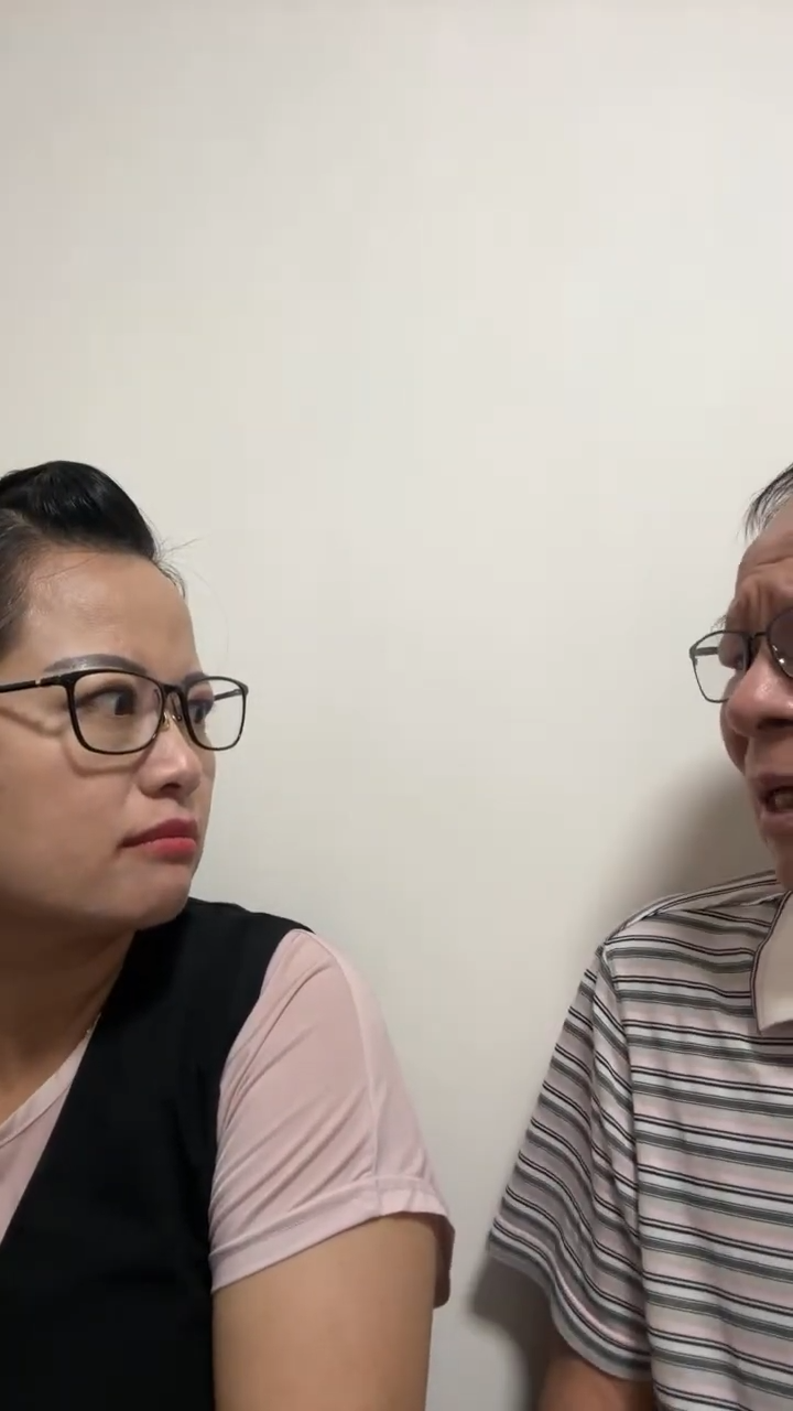 何太多次在直播中目露凶光,力數何伯不是,何伯則不停自責。