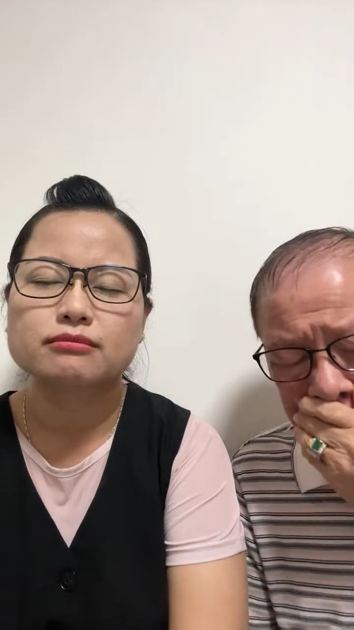 何伯用膠紙自封嘴巴,加上啜泣令他難以回氣,一度谷到面紅。