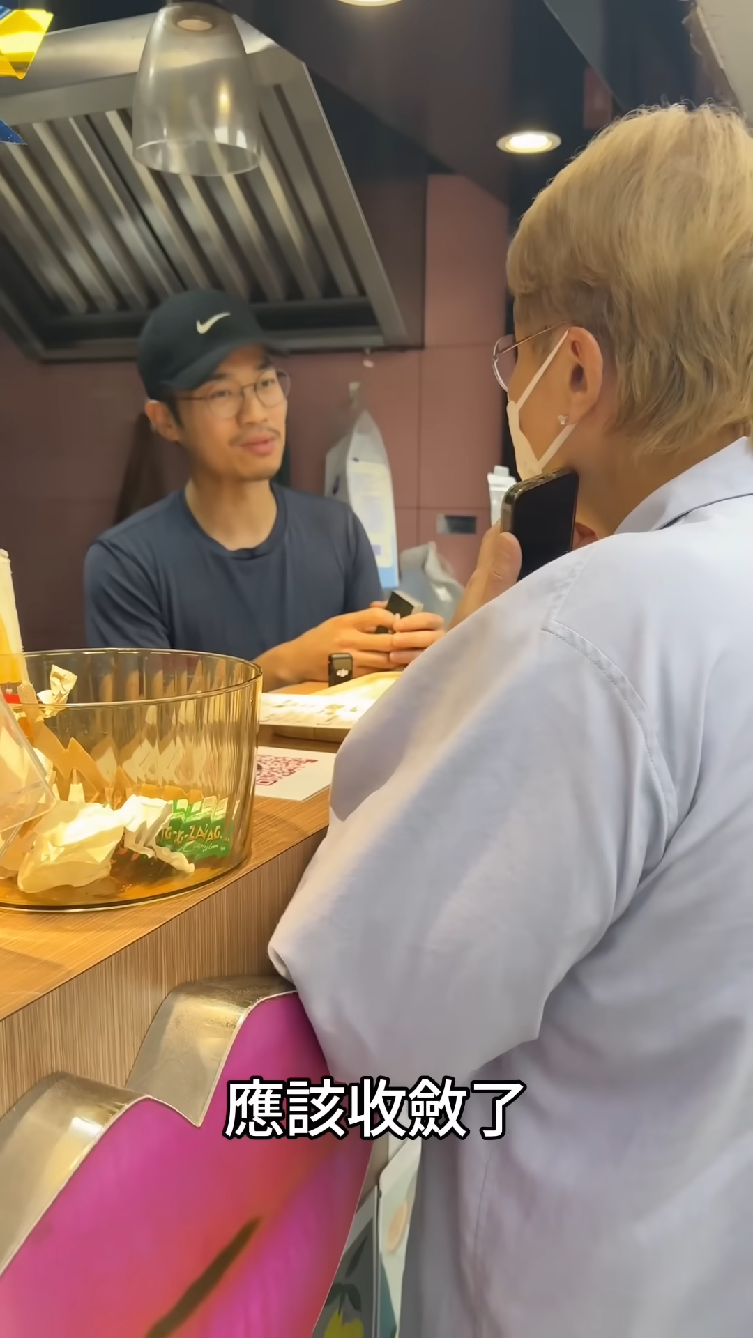 陳志雲直踩葵廣「試臭」,更同該層不同店員做訪問!