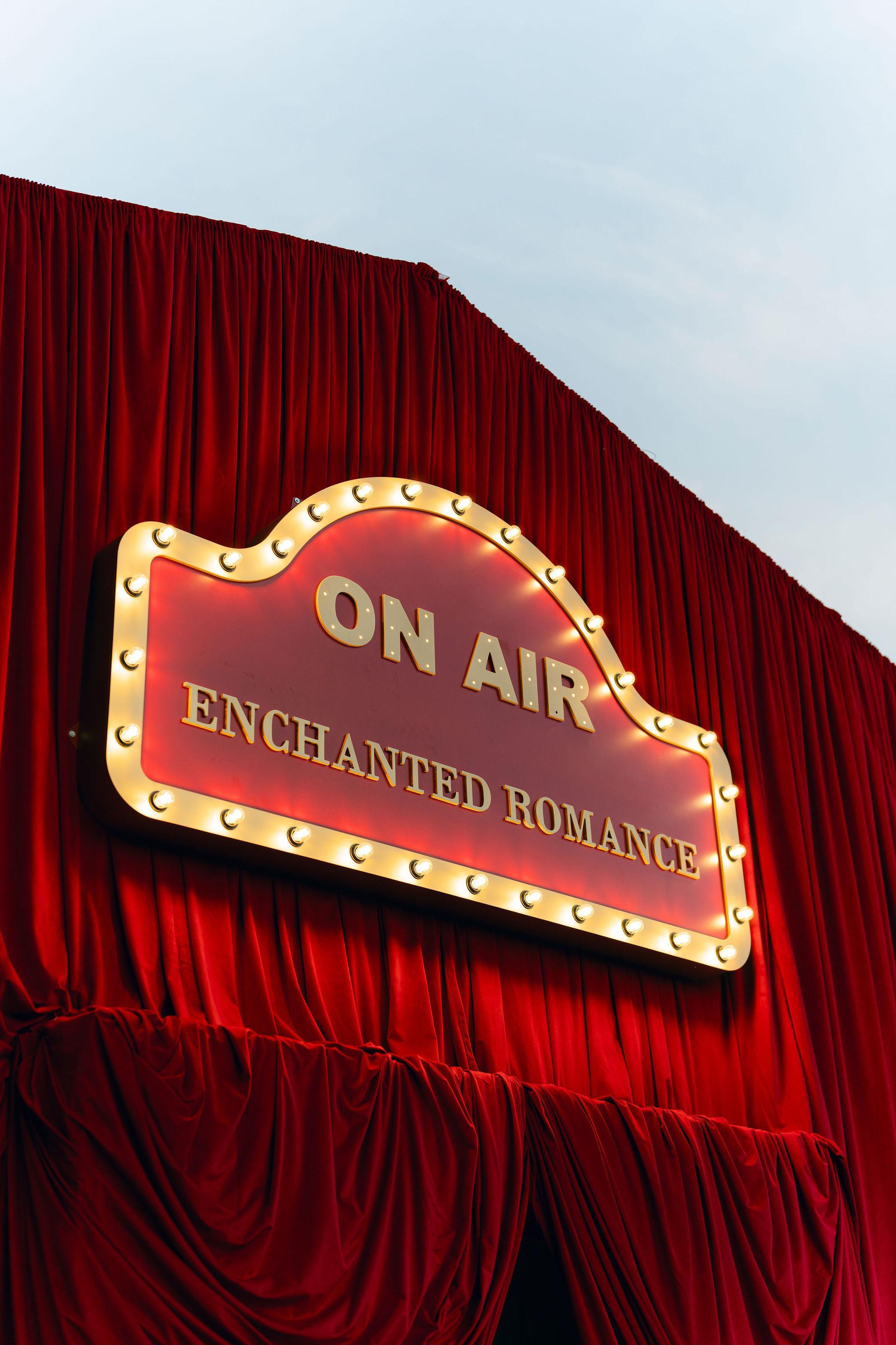 晚宴由吳千語親自構思,主題定為「Life is a Movie」。