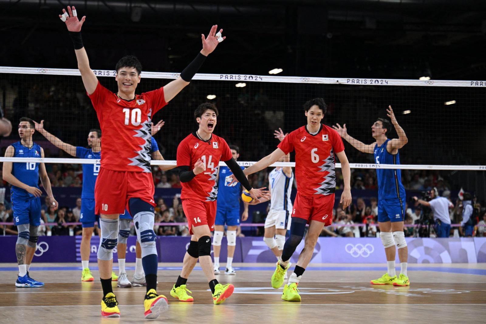 日本男排在大好形勢下反敗予意大利。