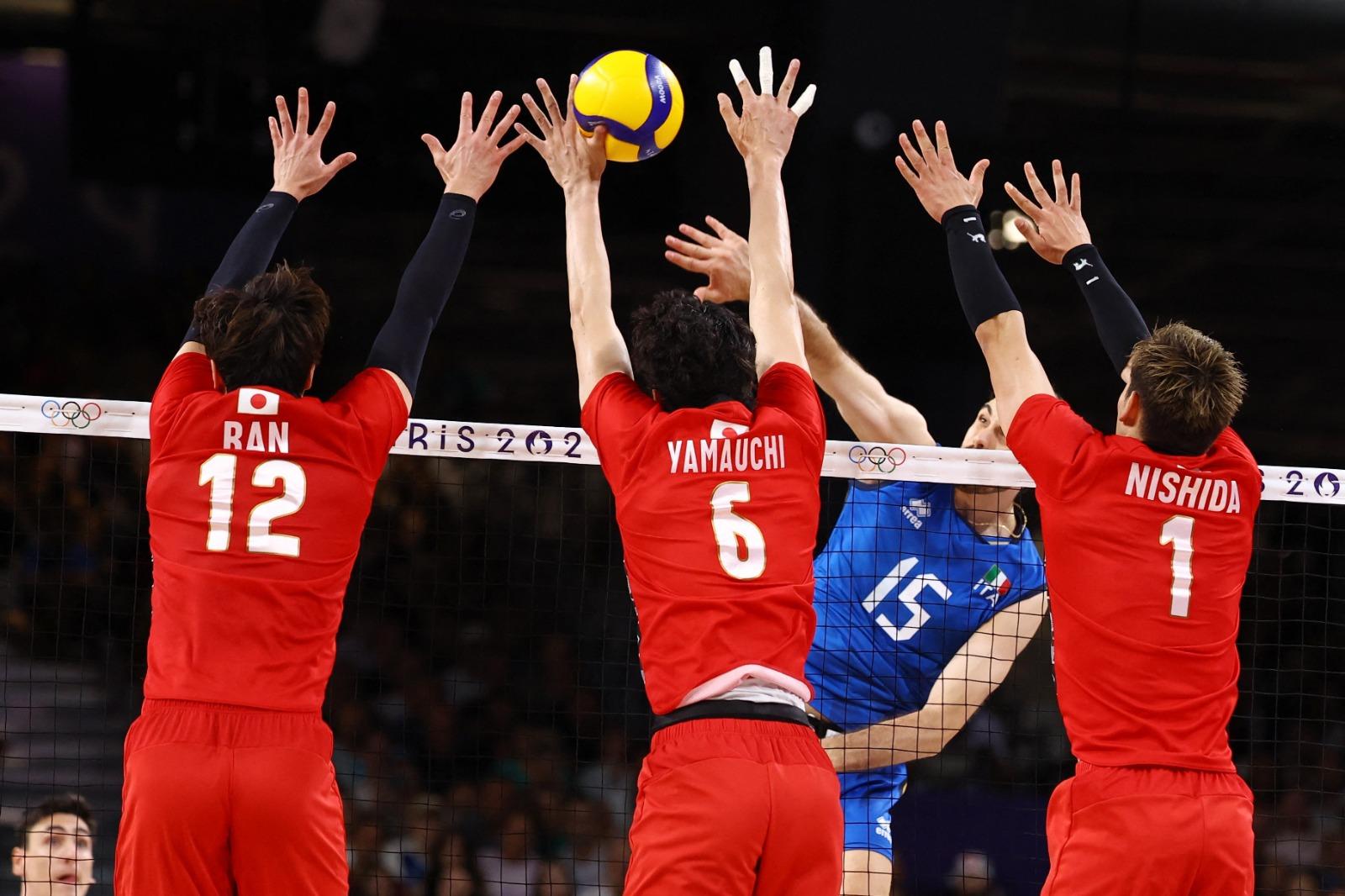 日本男排在大好形勢下反敗予意大利。