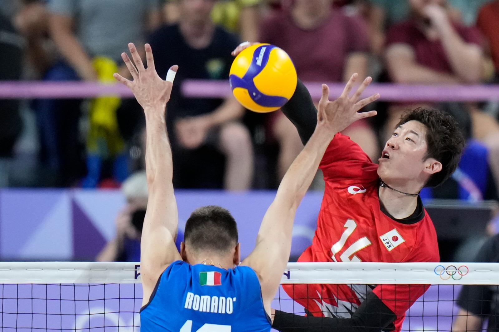 日本男排在大好形勢下反敗予意大利。