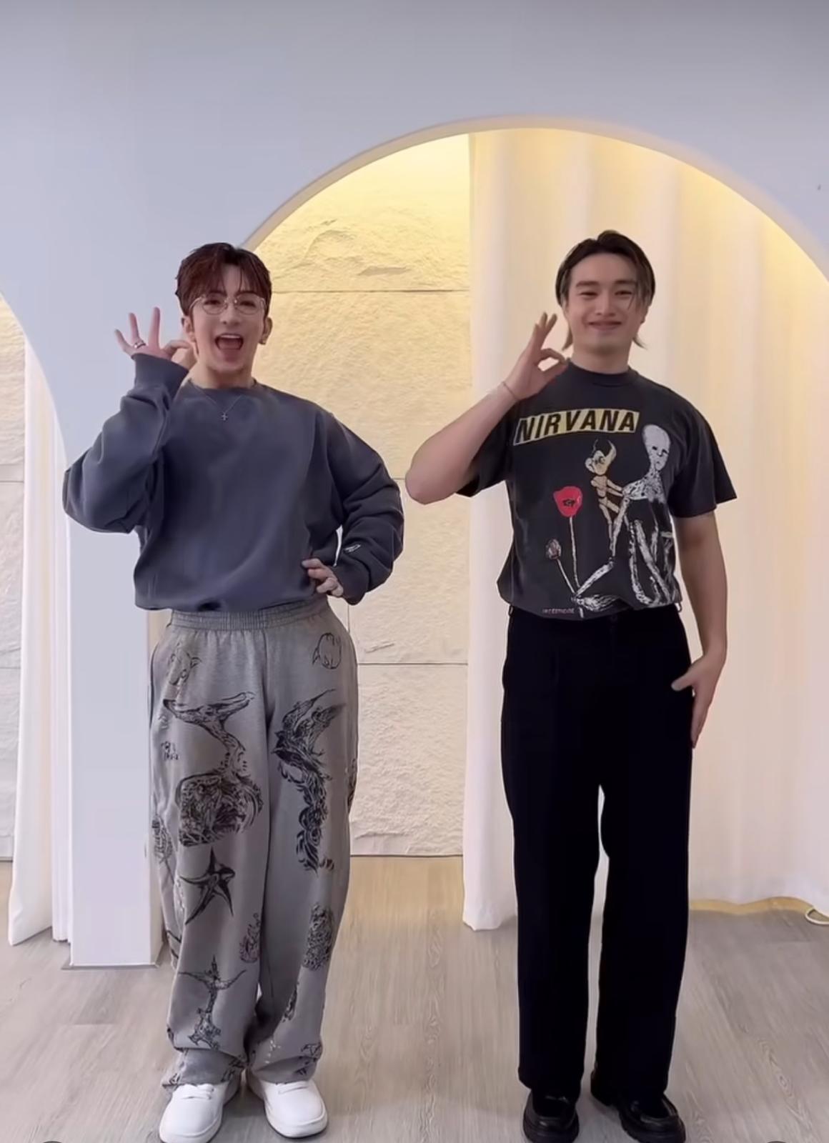 Anson Lo與Jer做《Hey Hey OK!》的招牌動作。