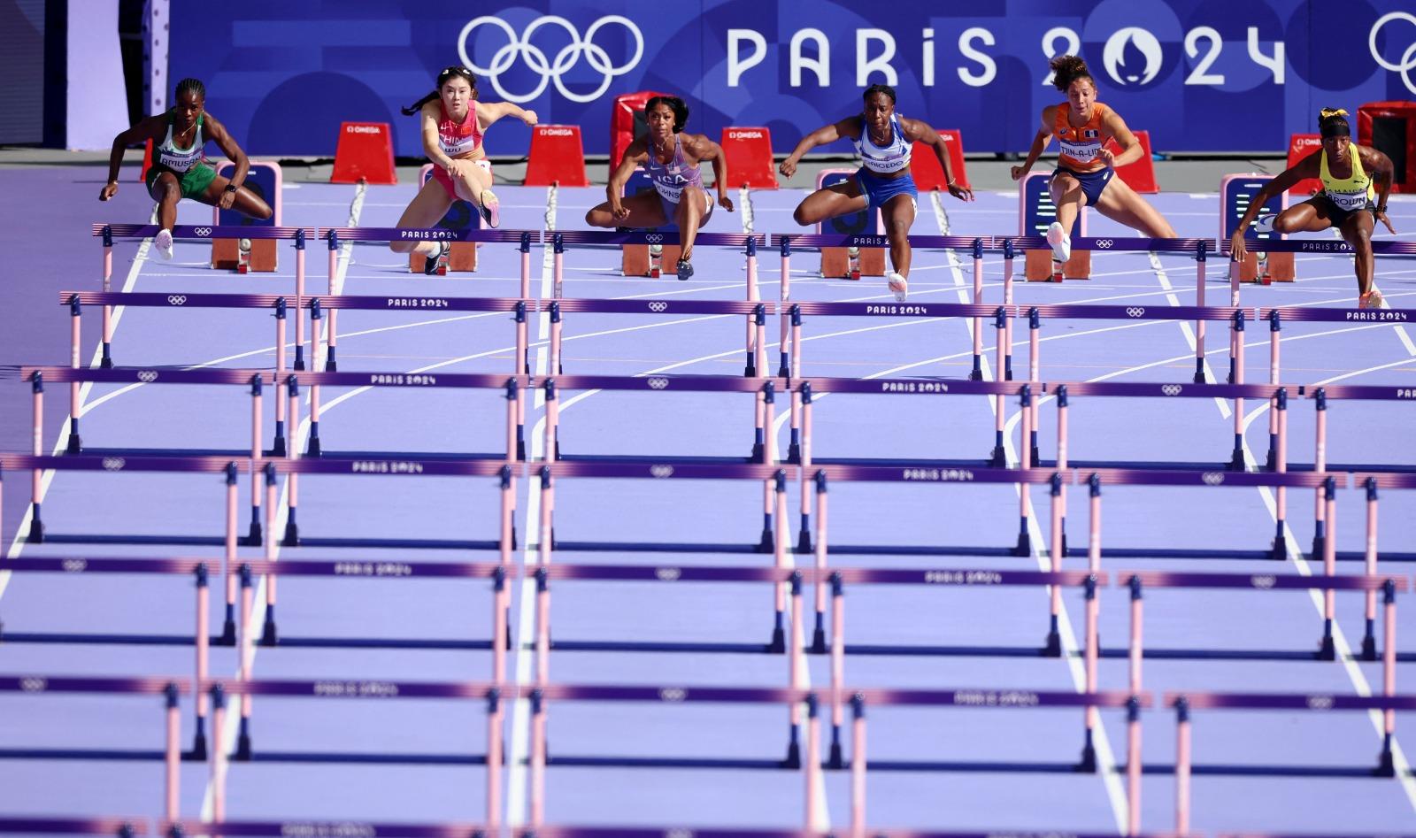 巴黎奧運|吳艷妮出戰女子100米欄。(路透社)