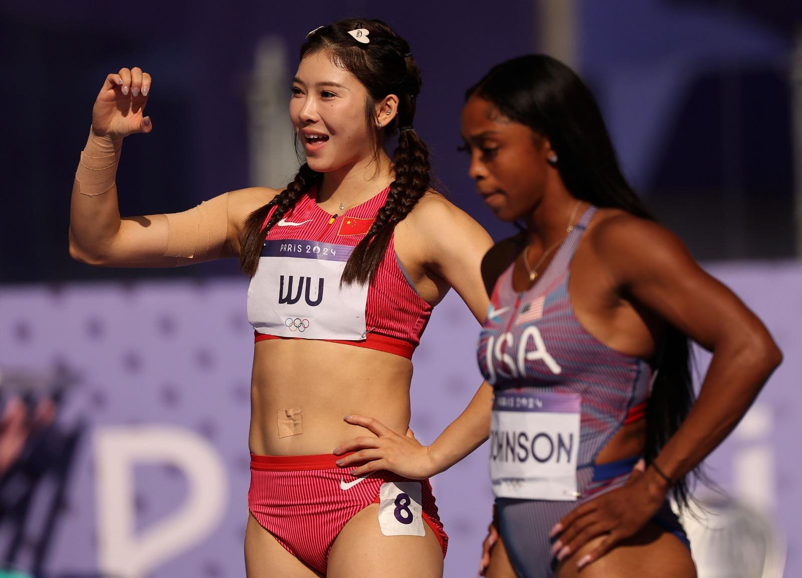 巴黎奧運|吳艷妮出戰女子100米欄,以第6完成。(新華社)