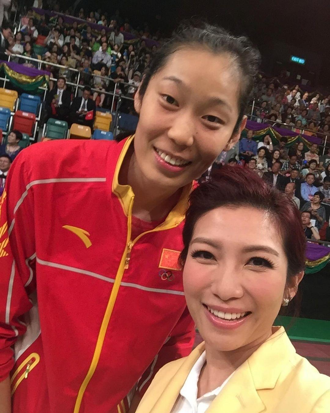 朱婷跟朱凱婷合照。