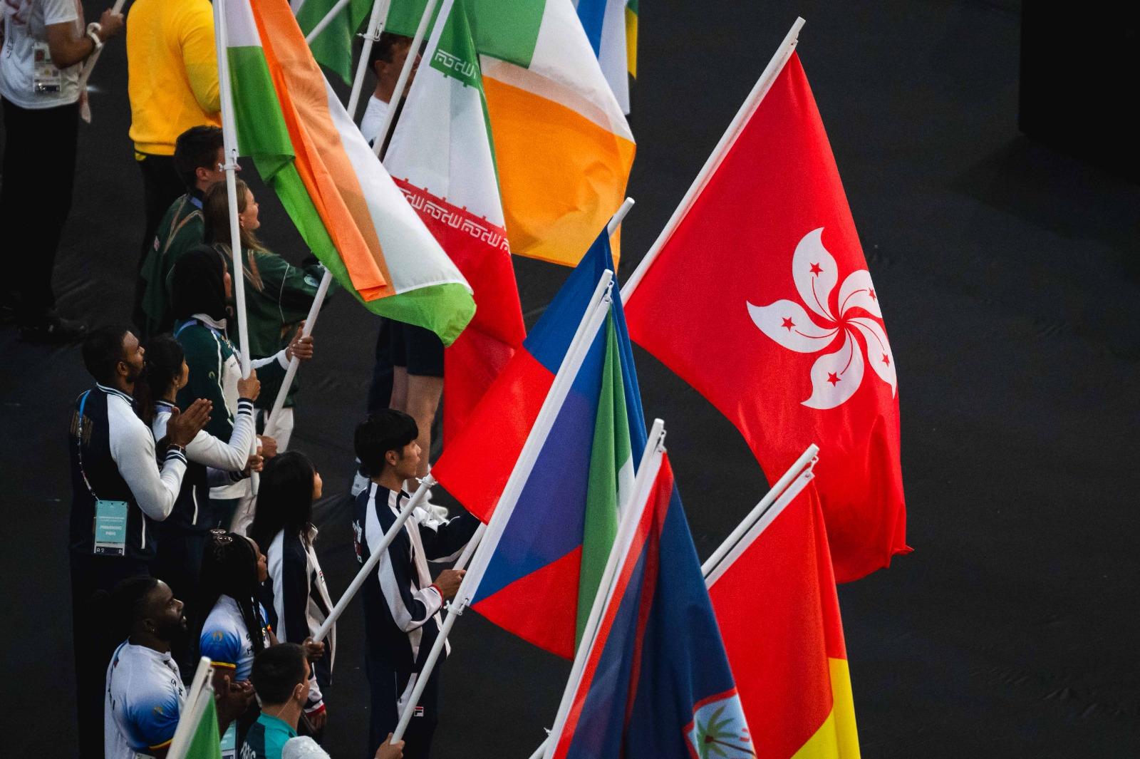 巴黎奧運|李思穎及盧蔚豐是香港隊閉幕禮持旗手。(相片由港協暨奧委會提供)