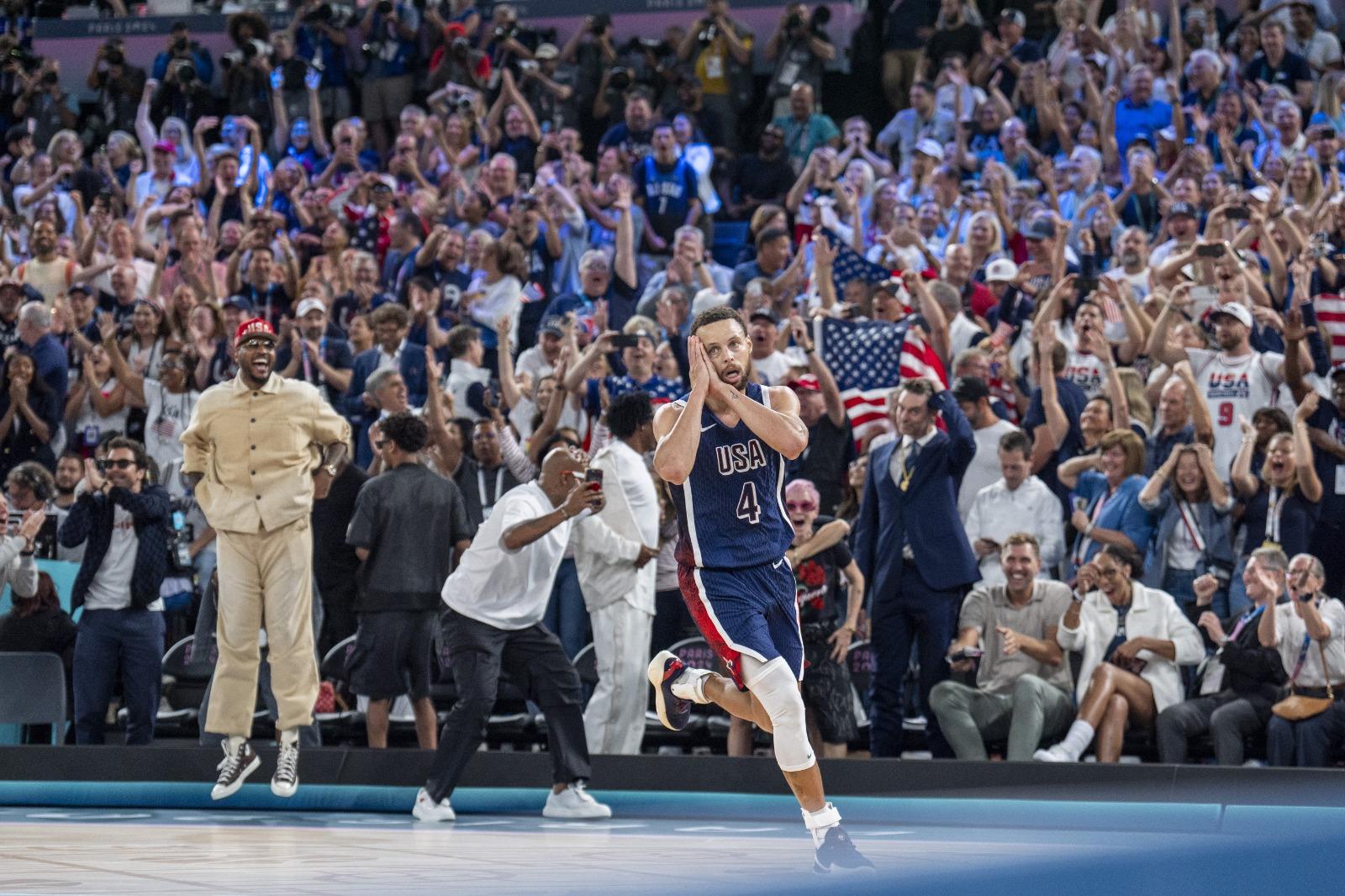 巴黎奧運|史提芬居里(Stephen Curry)在決賽14次起手入8球,取得24分。