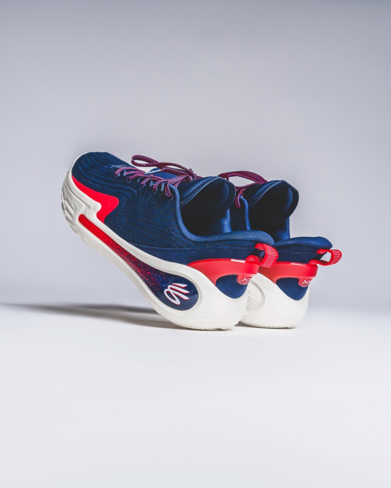 籃球鞋推薦|居里奧運金牌戰靴Curry 12設深藍色。